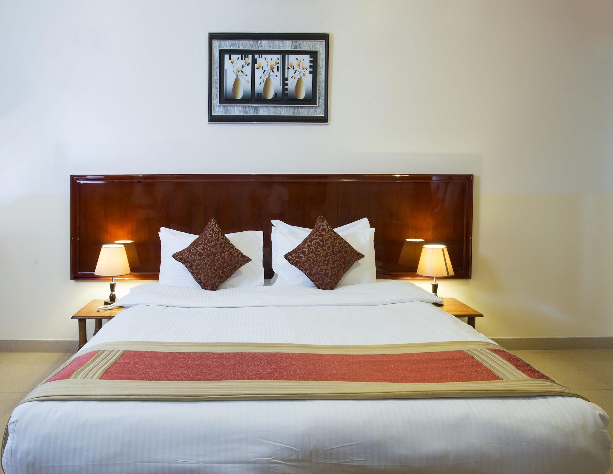 Safeer Plaza Hotel Маскат Екстериор снимка