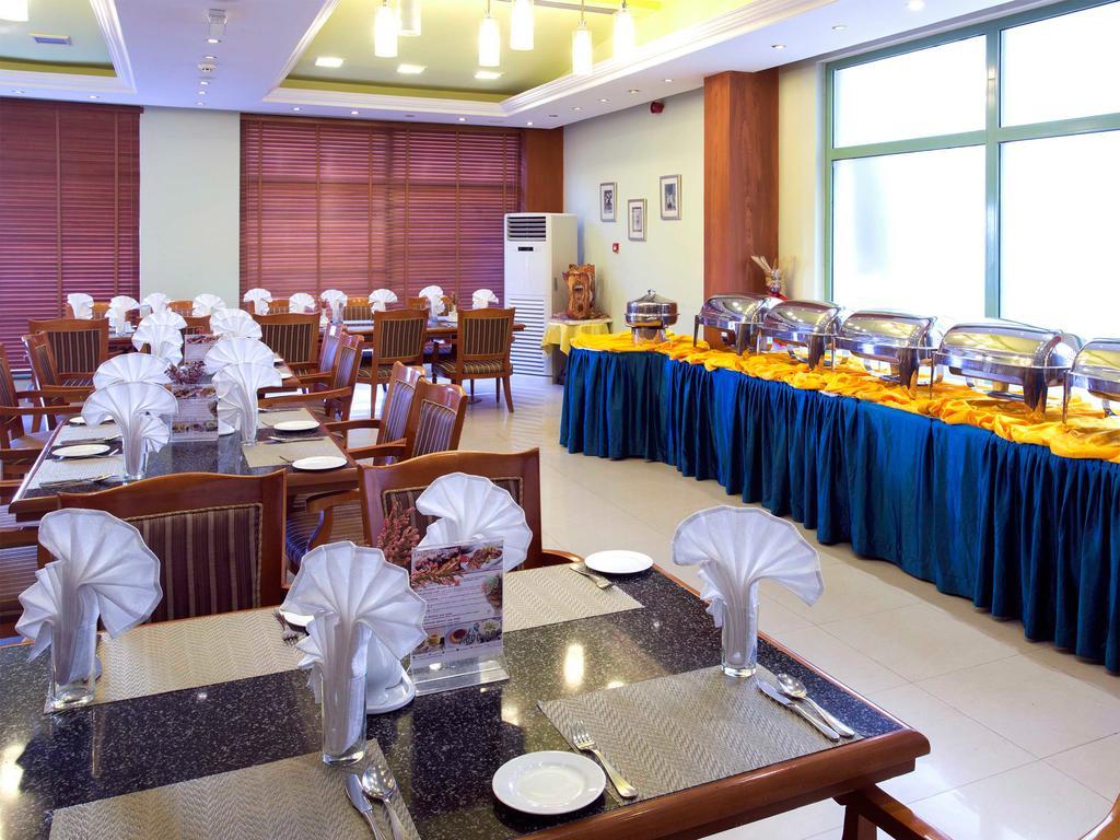 Safeer Plaza Hotel Маскат Екстериор снимка