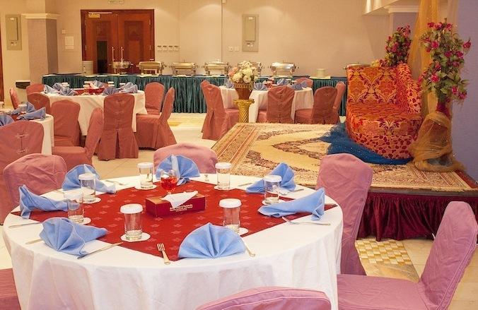 Safeer Plaza Hotel Маскат Екстериор снимка