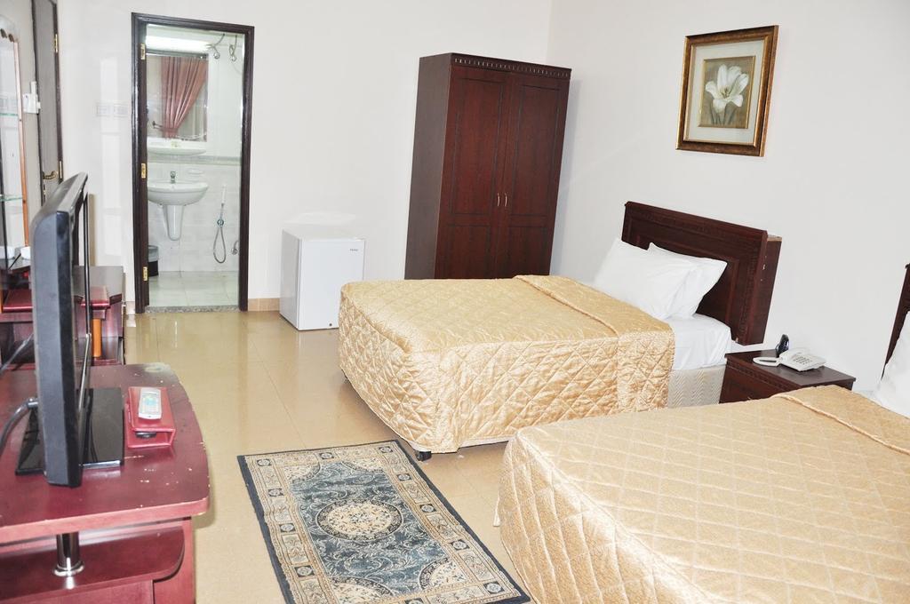 Safeer Plaza Hotel Маскат Екстериор снимка