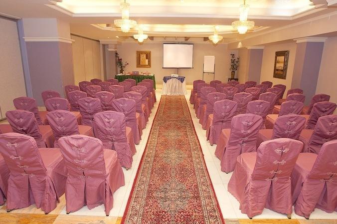 Safeer Plaza Hotel Маскат Екстериор снимка